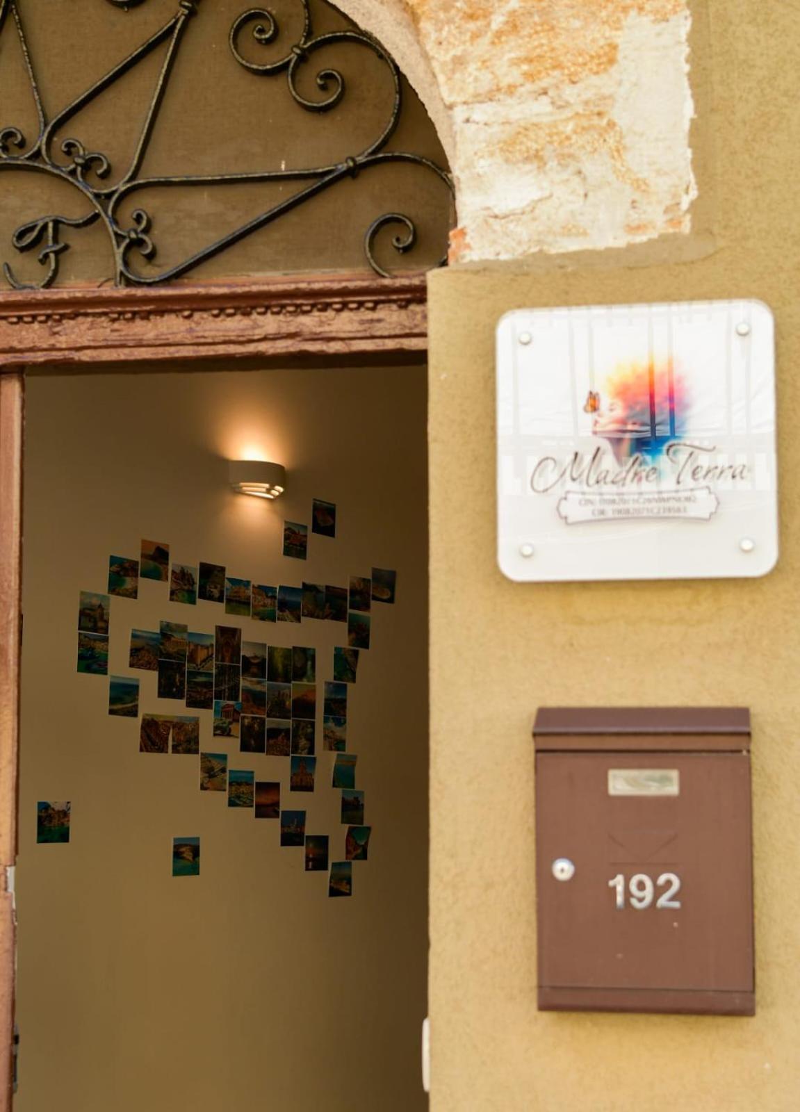 Madre Terra Apartment & Rooms テッラジーニ エクステリア 写真
